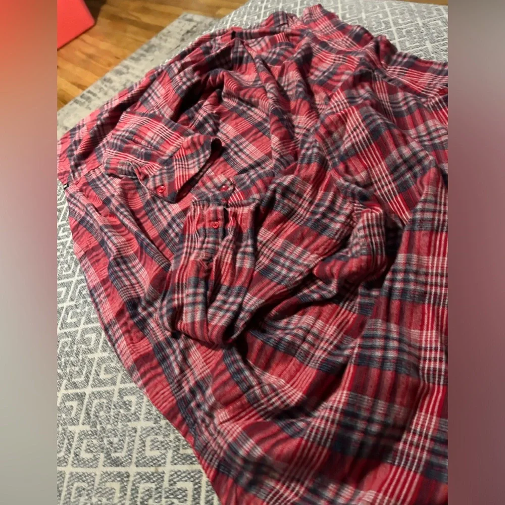 Adult medium Hurley red flannel jacket - Picture 2 of 3